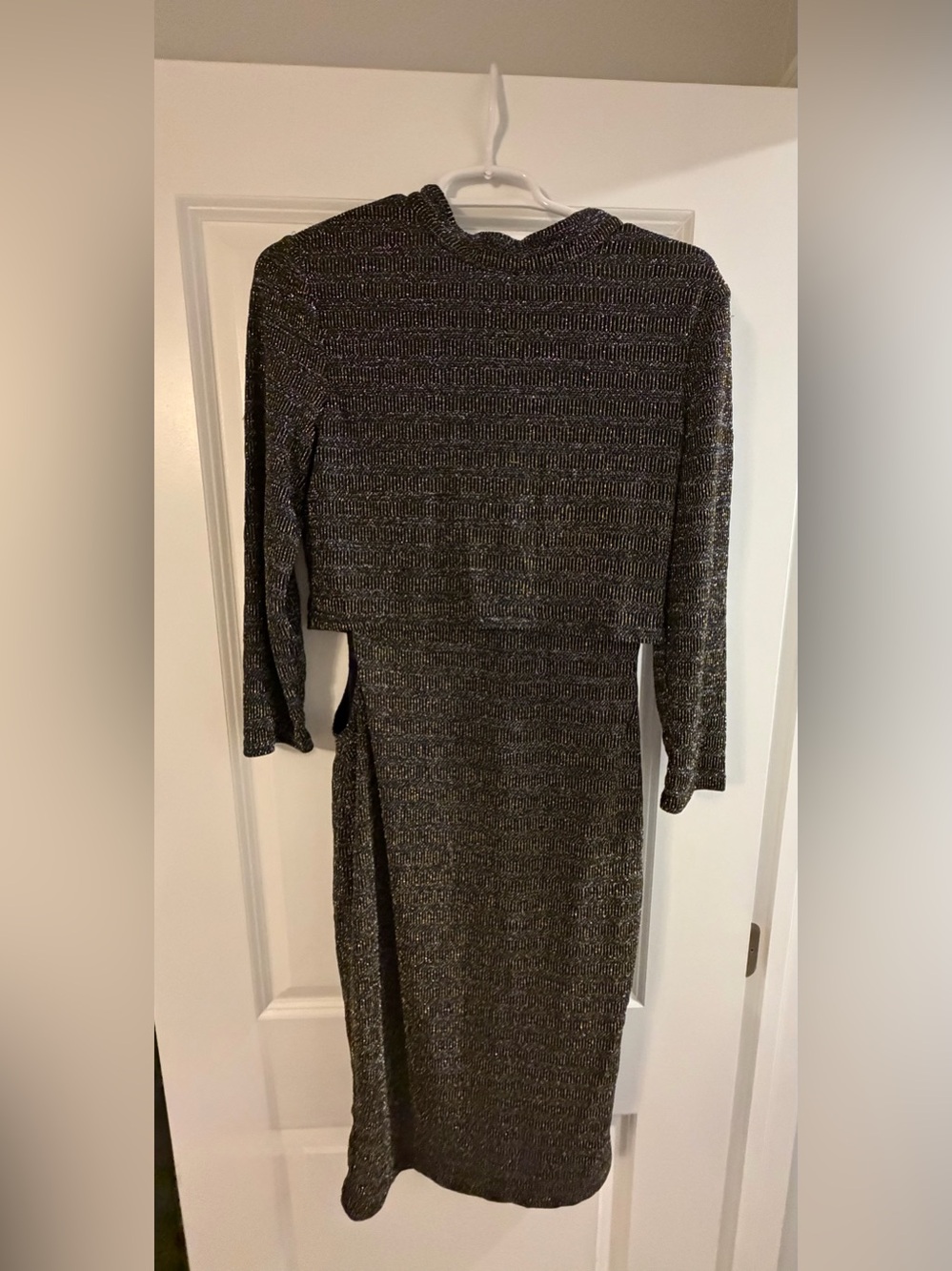 Women’s Endless Rose long sleeve side cut out midi dress size M. EUC